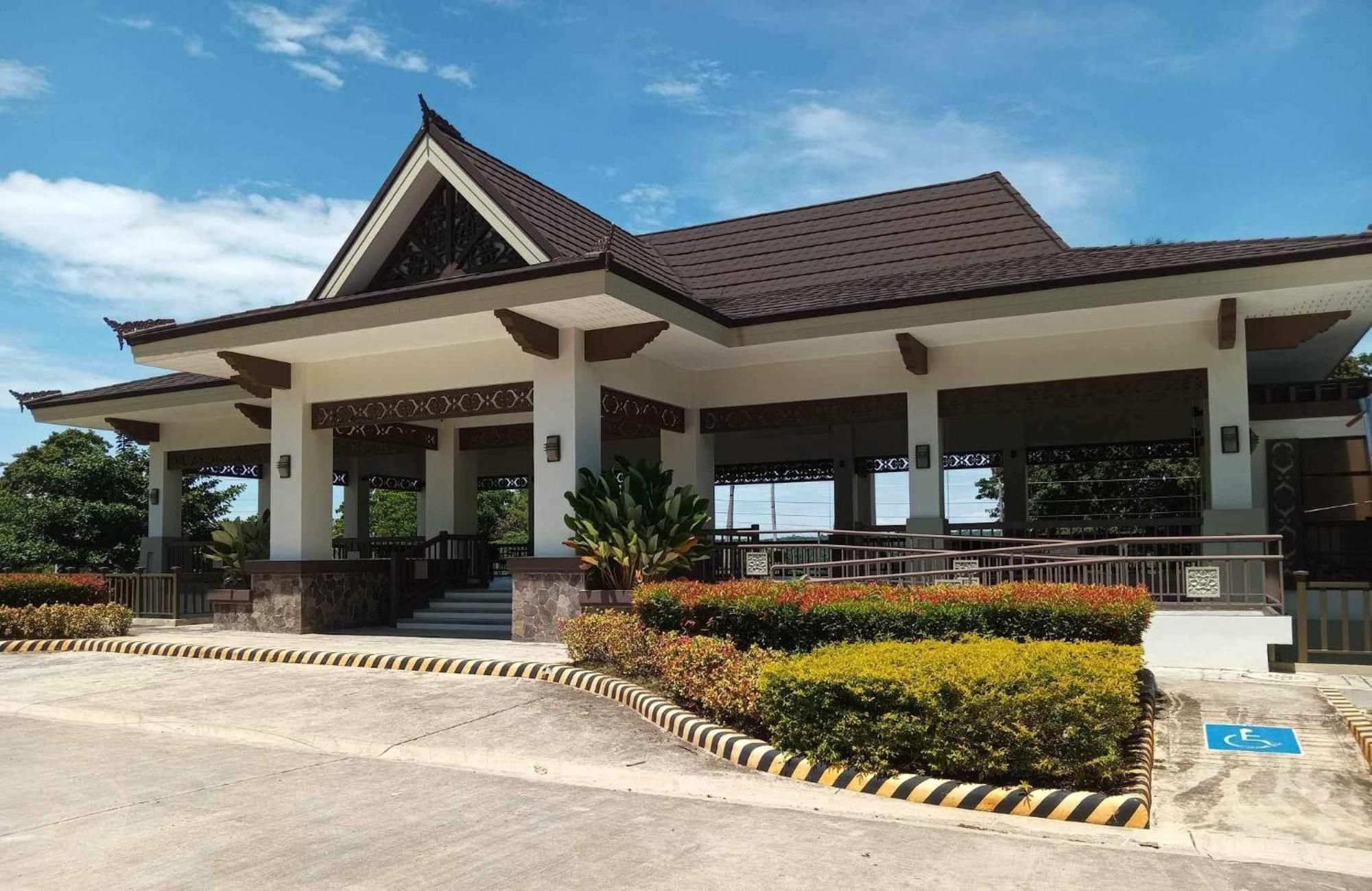 Kembali Condo Resort With Sea View Davao Stadt Exterior foto